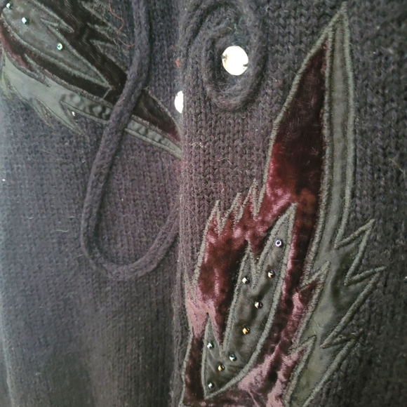 80s new wave sweater with black velvet and beaded feather details vintage - Picture 3 of 5